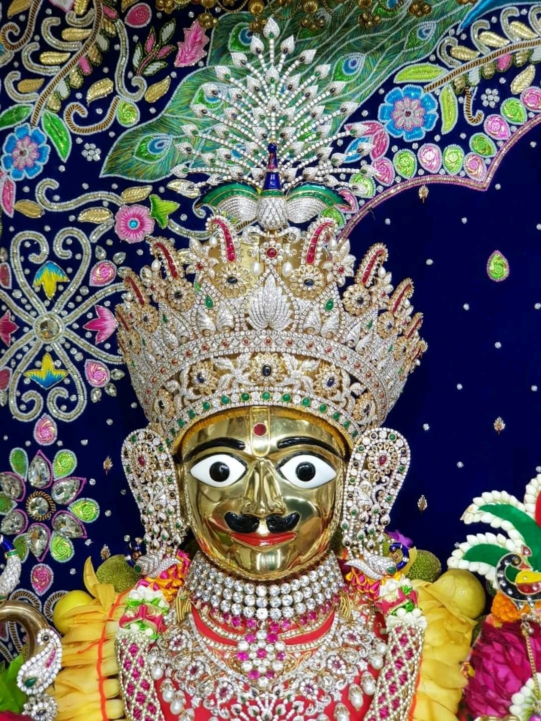 Swaminarayan Bhagwan adorned with jewels