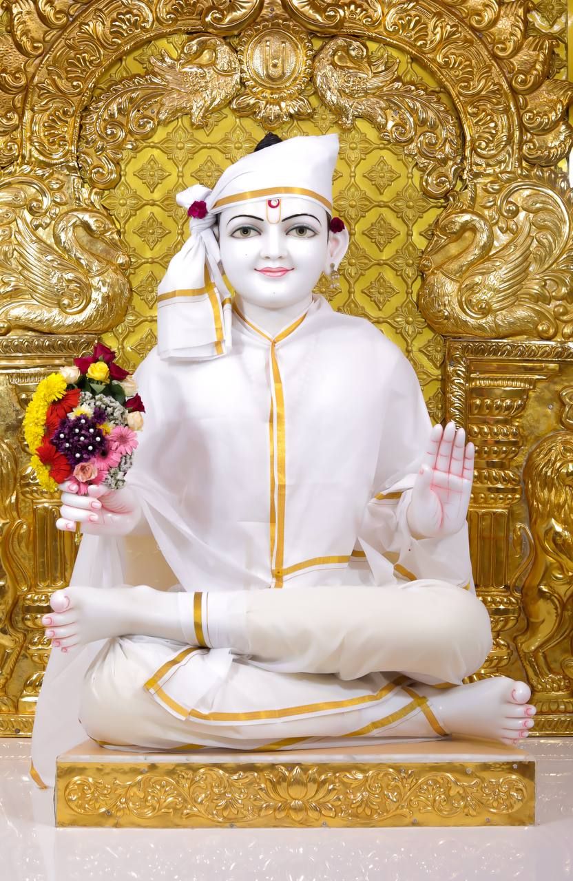 Swaminarayan statue in golden temple