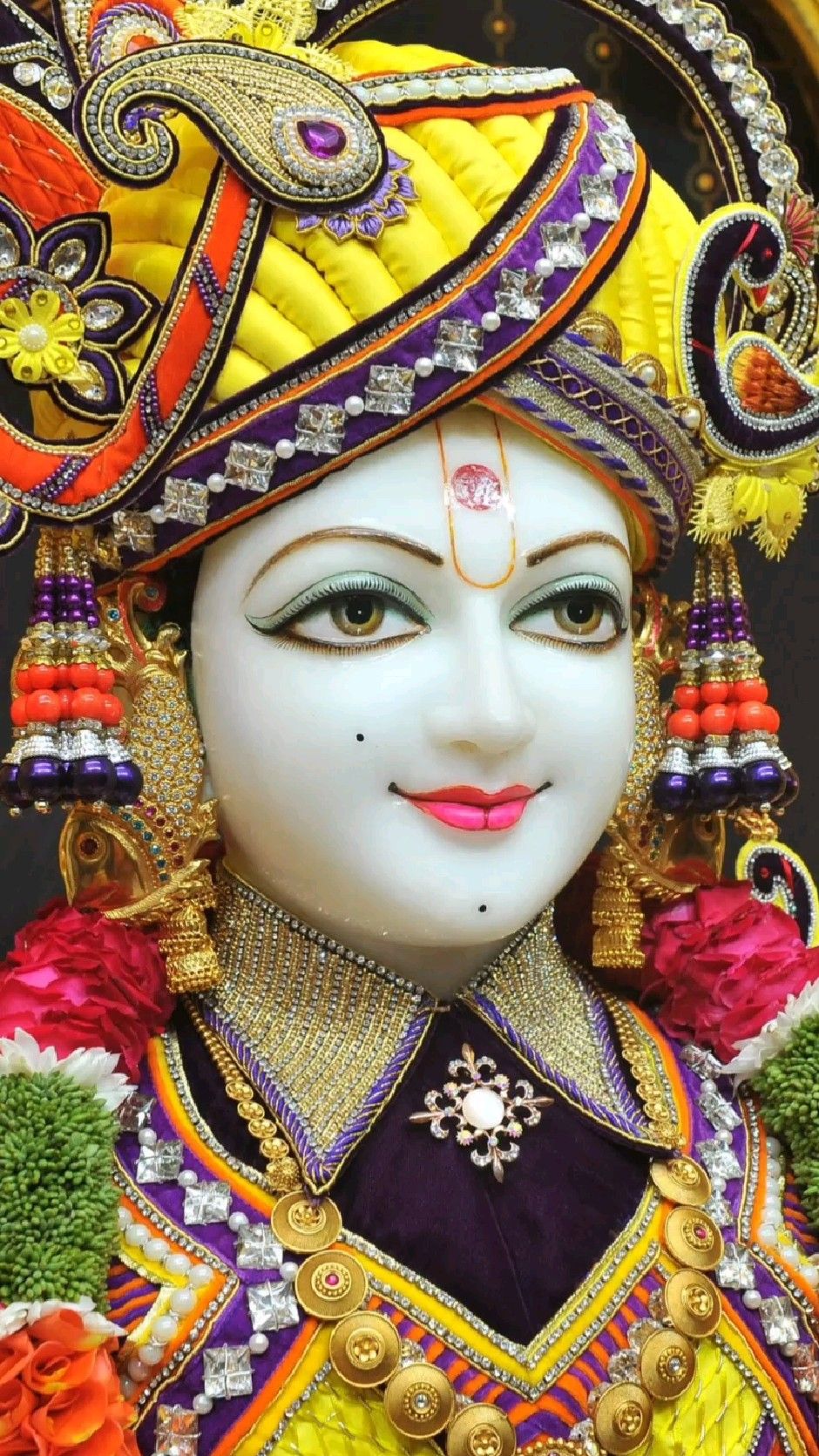 Close-up of Swaminarayan’s peaceful face.