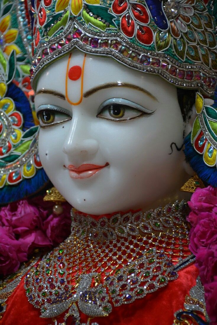 Swaminarayan Bhagwan serene marble face