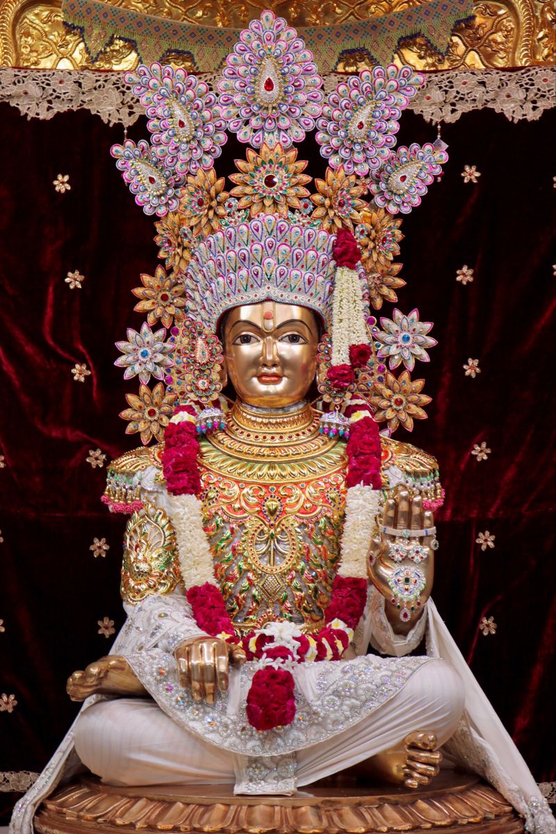 Swaminarayan Bhagwan in floral attire