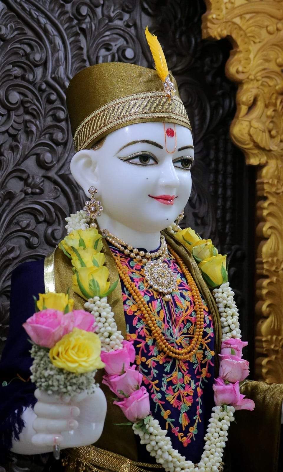 Marble statue of Swaminarayan Maharaj