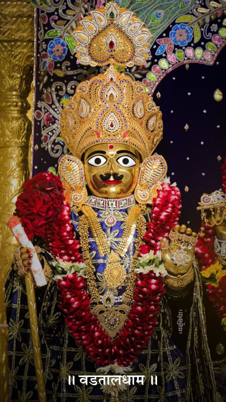 Swaminarayan Bhagwan\'s divine face Vadtal Dham